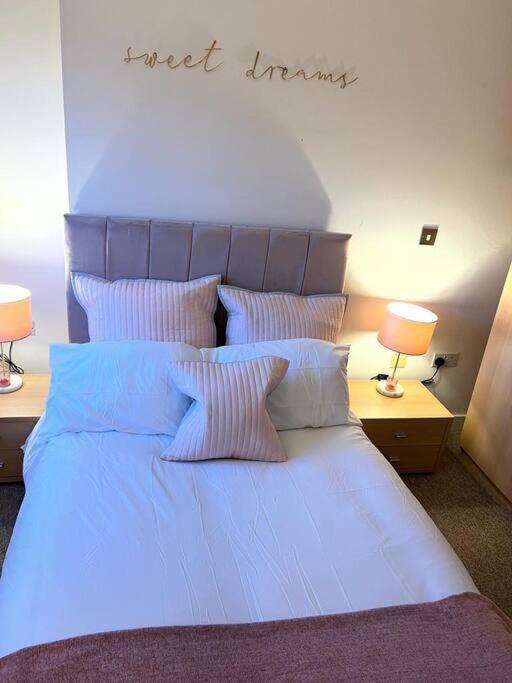 Leeds Clarence Dock 2 Bedroom Apt Exterior foto