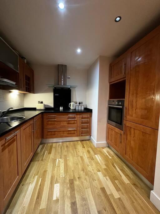 Leeds Clarence Dock 2 Bedroom Apt Exterior foto