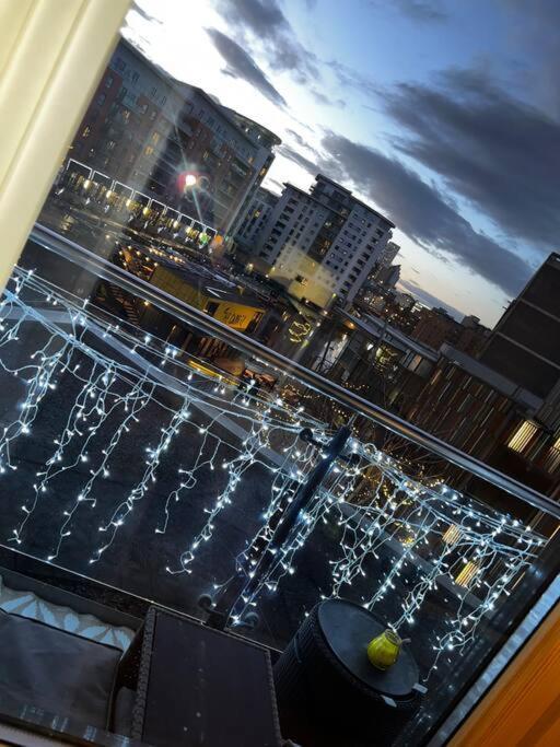 Leeds Clarence Dock 2 Bedroom Apt Exterior foto