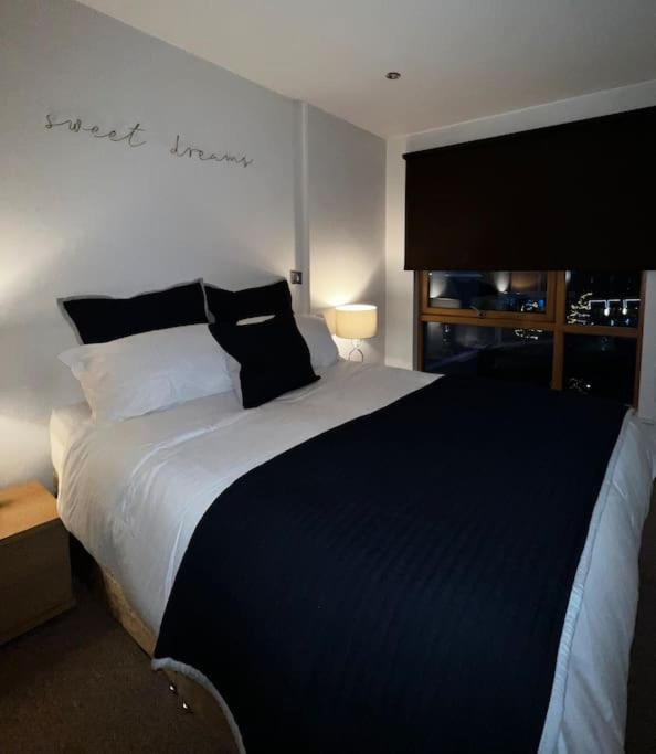 Leeds Clarence Dock 2 Bedroom Apt Exterior foto